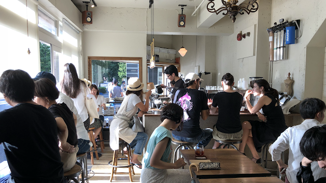 GLITCH COFFEE & ROASTERS（神保町）